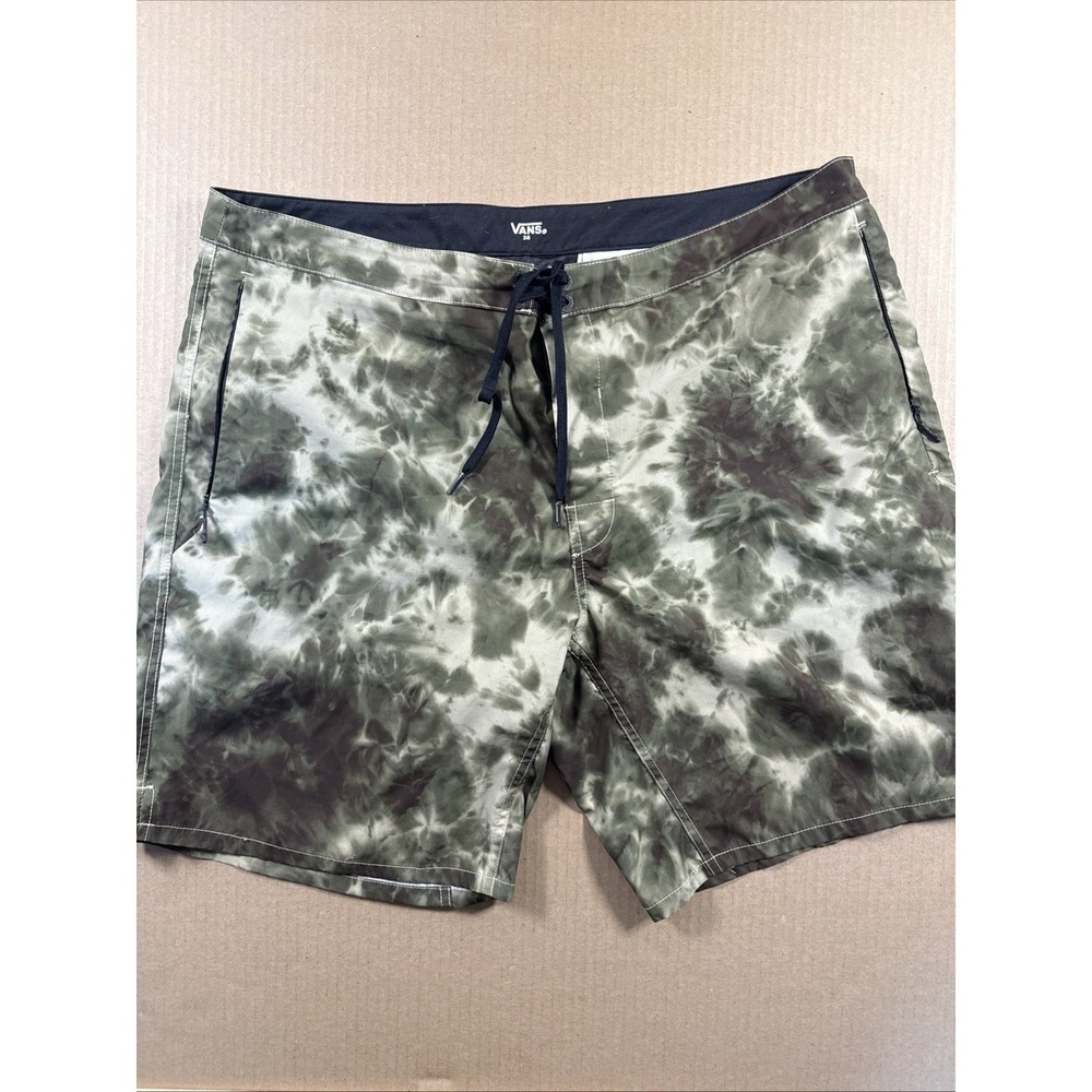 Vans Shorts Mens Size 38, Green Cloud Dyed Voyage Swim Trunks Zip Pockets Hybrid
